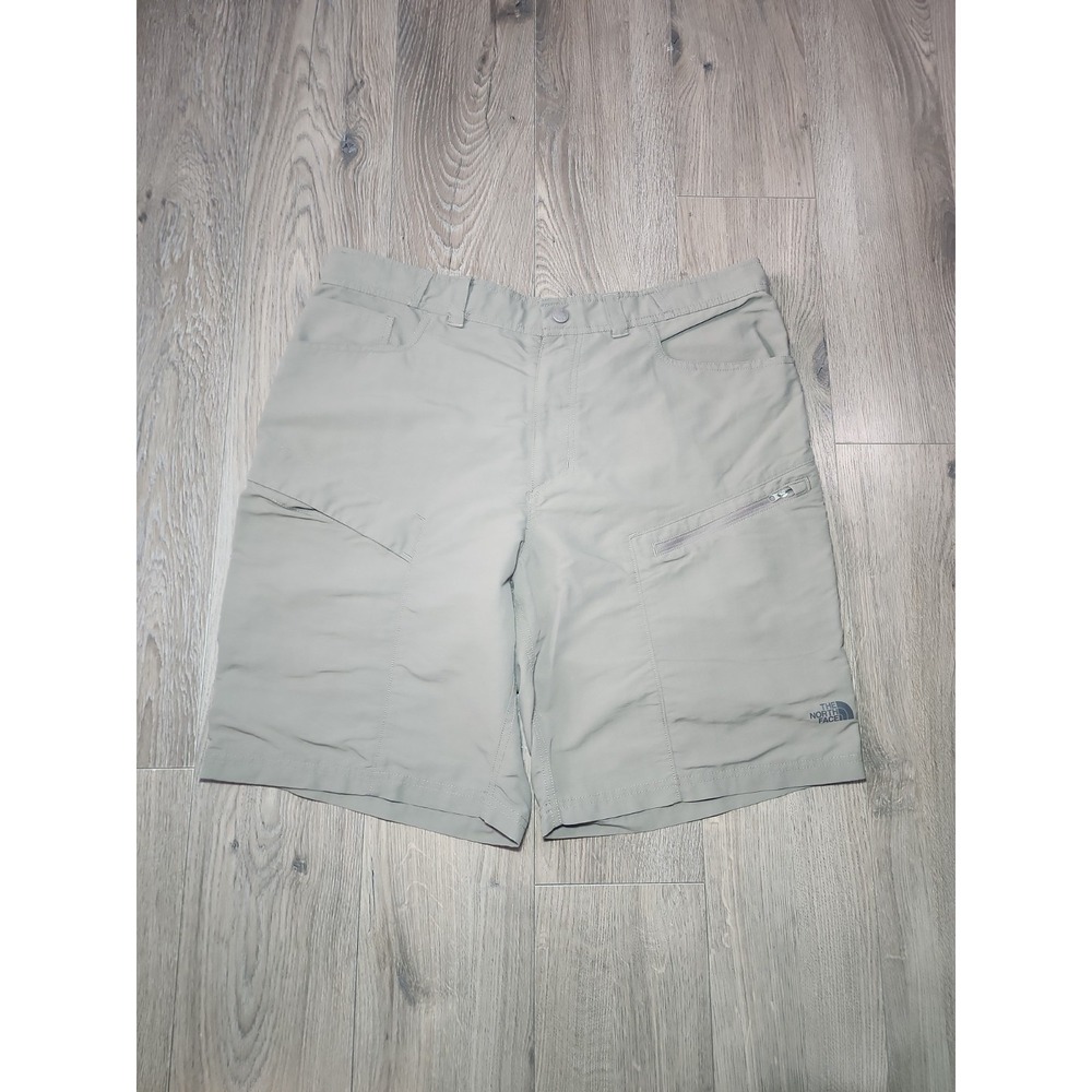 The North Face Men's XL Cargo Shorts tan‎ 10" Inseam